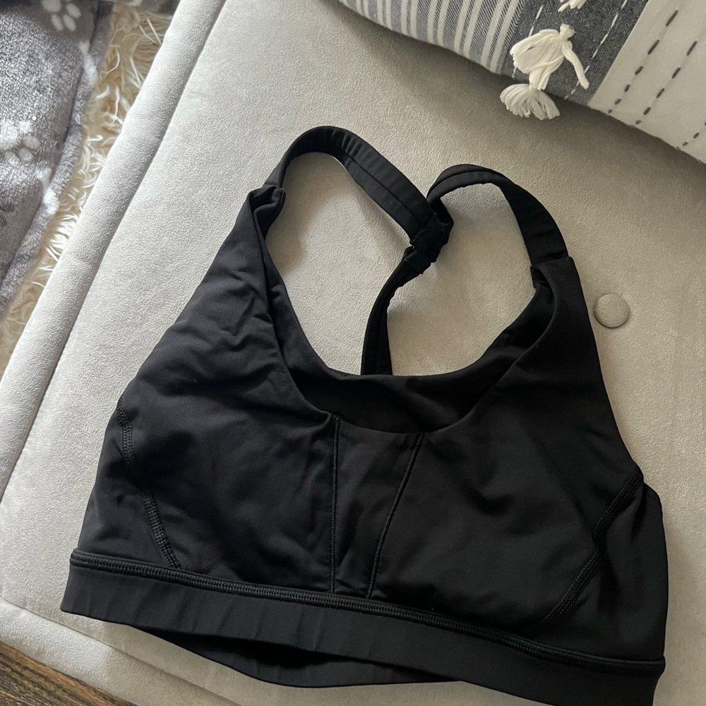 Lululemon black sports bra size 8